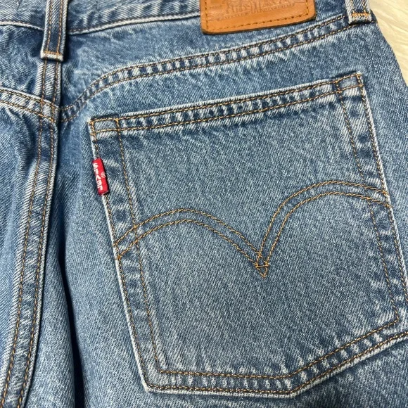Vintage Levi’s with Capital Letter E women’s wedgie Distressed Jeans size 28 - Picture 8 of 13